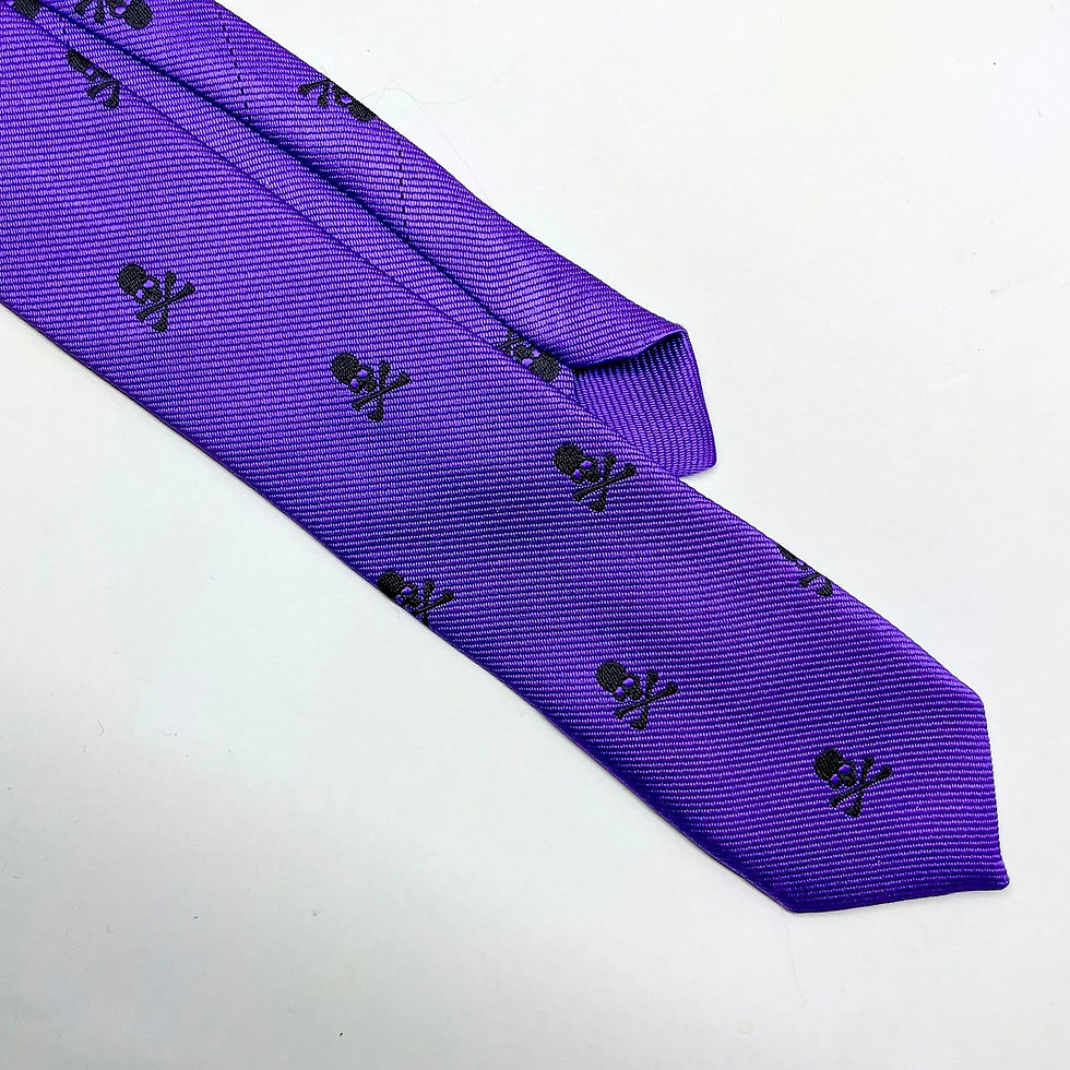 Corbata slim con diseño de calaberas