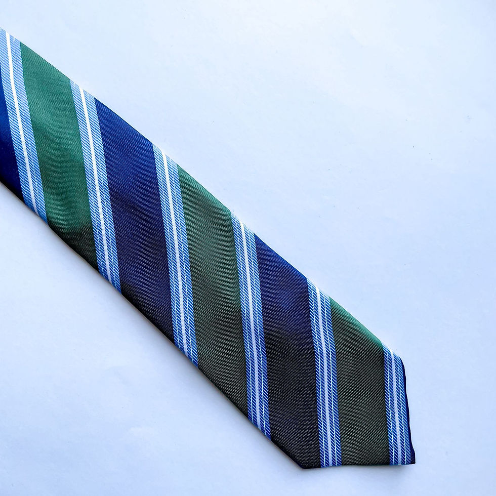 Miniatura: Corbata para niño con diseño de rayas