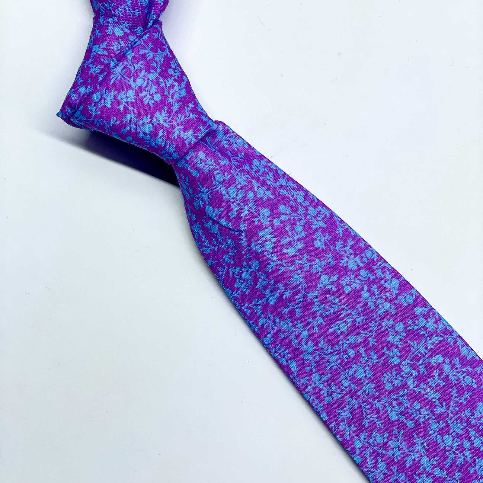 Corbata The Tie Bar de lino con diseño de flores