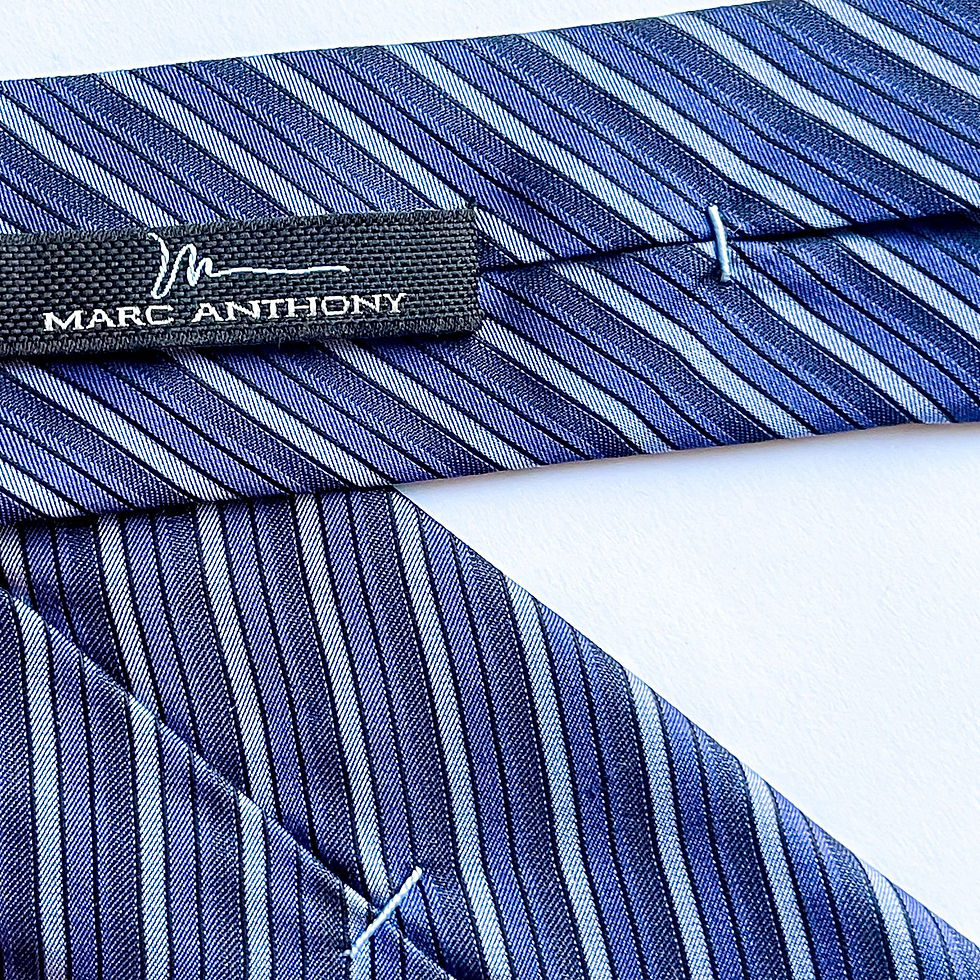 Corbata Marc Anthony con diseño de rayas