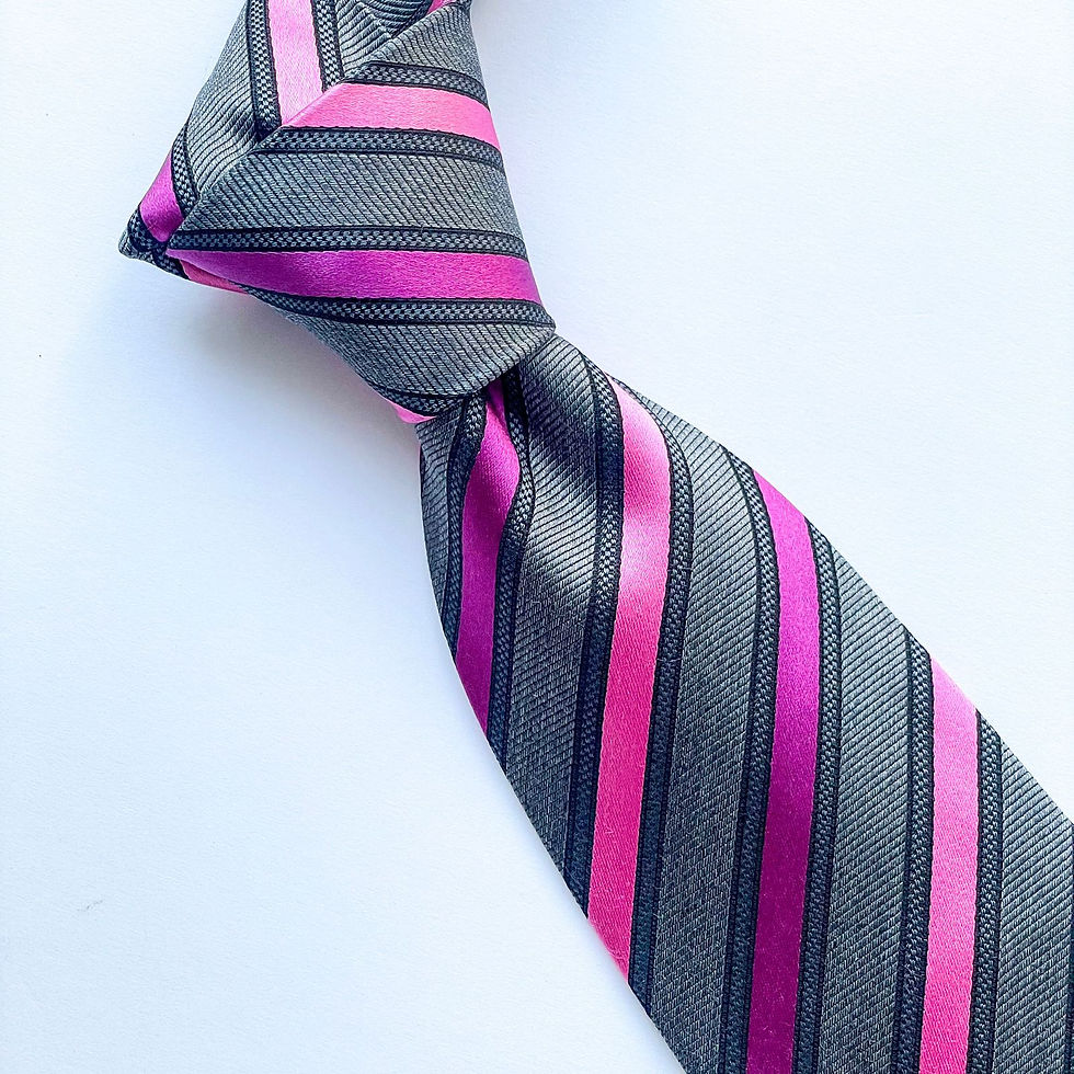 Hermosa Corbata Geoffrey Beene con diseño a rayas