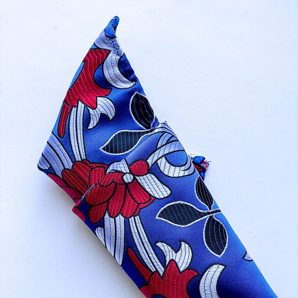 Corbata + pañuelo Verse 9 con 🏷️ -con un hermoso diseño con flores (marca 159.00)  Detalle, ver en la última foto