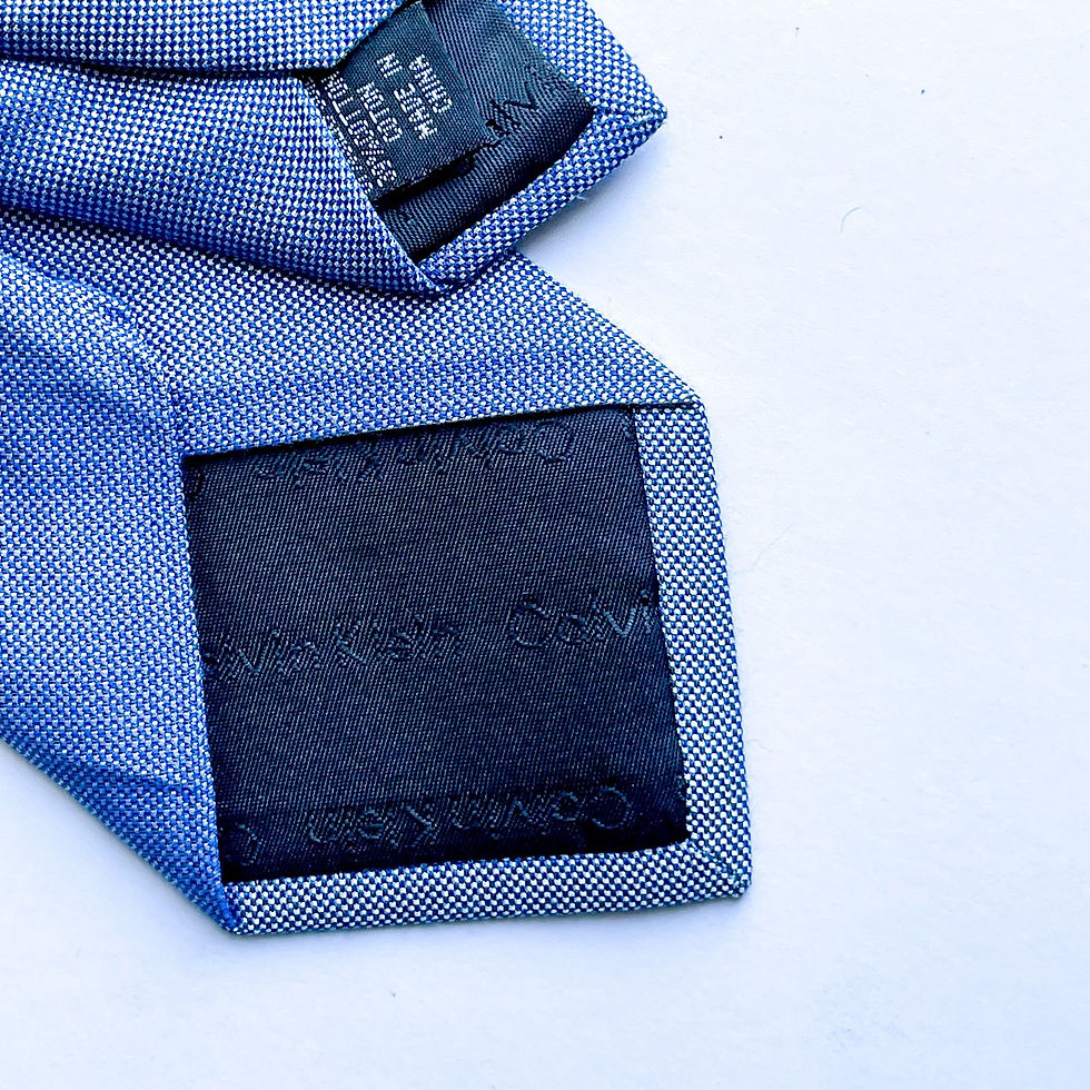 Miniatura: Corbata Calvin Klein con diseño pequeño