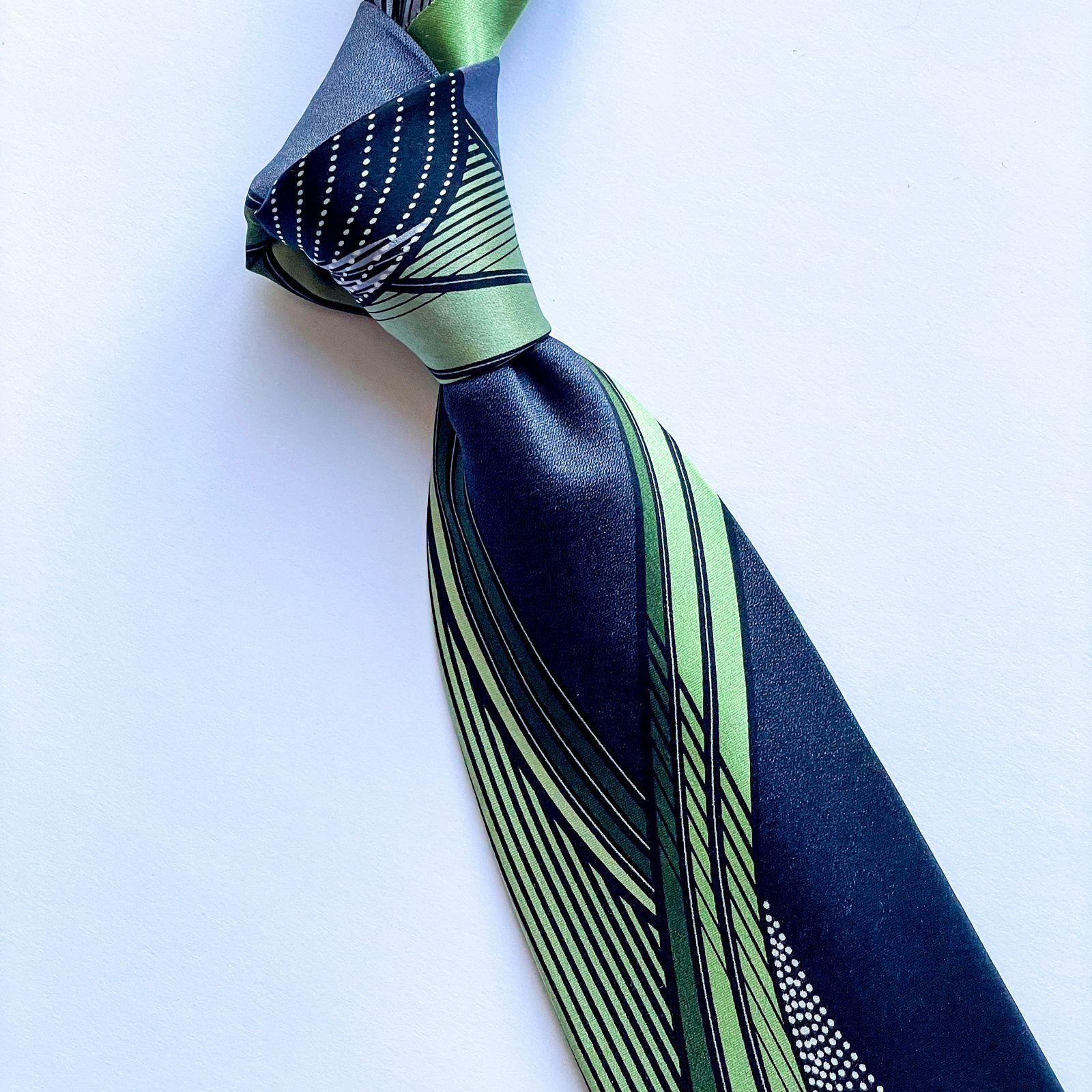Corbata  de seda Arrow con hermoso diseño