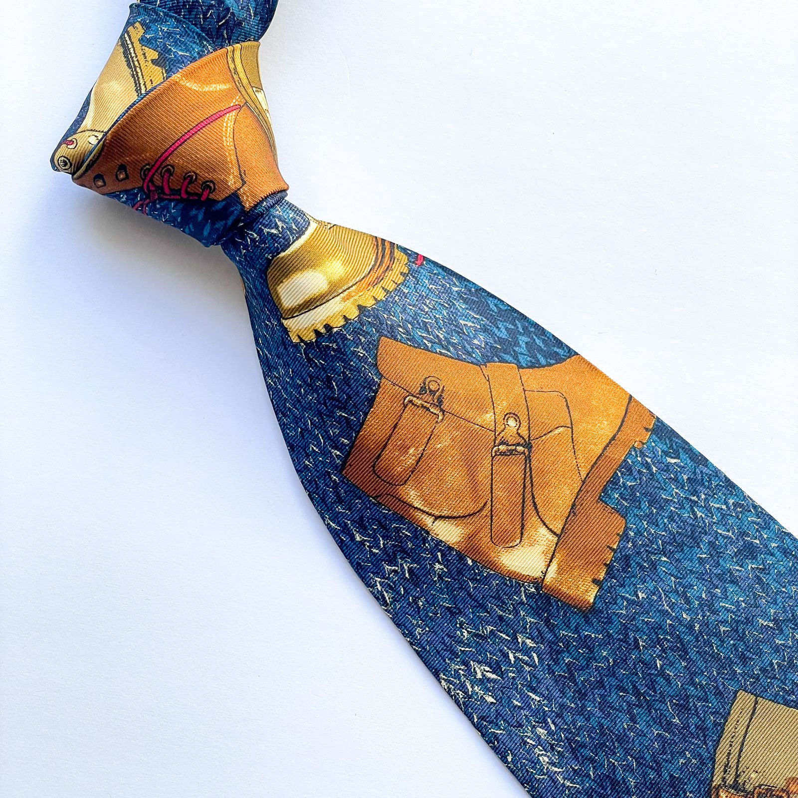 Corbata Structure USA con diseño de botines