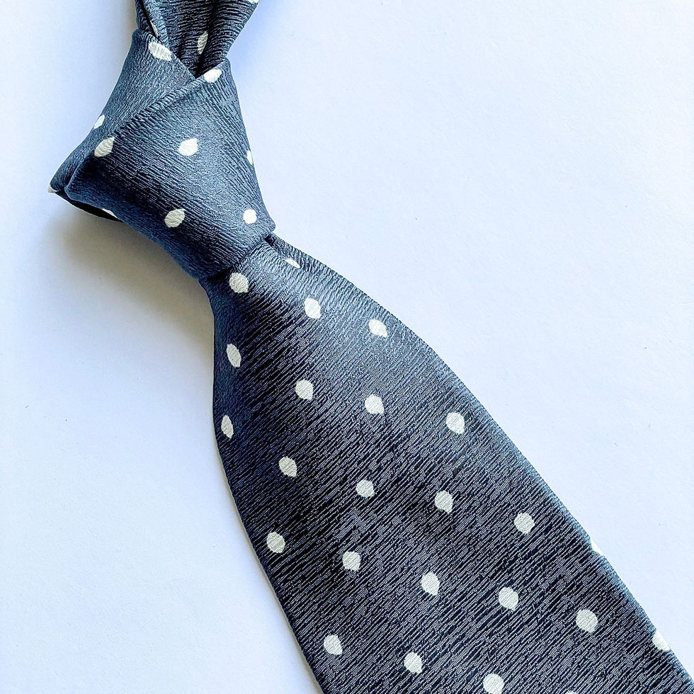 Corbata Express 100% seda italiana,  hecha en USA  con diseño de puntos