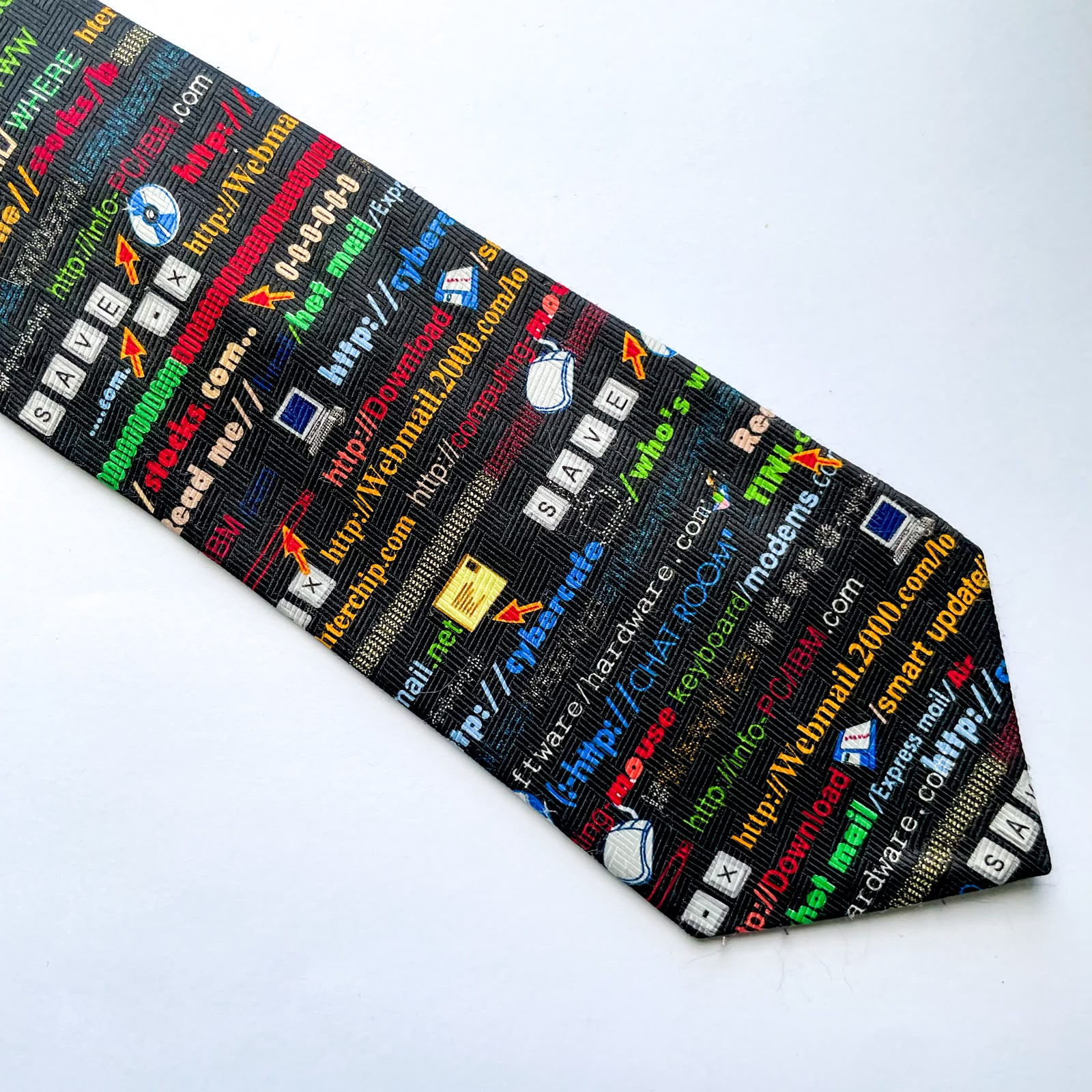 Corbata Addiction diseño de “Computación" hecha en Korea