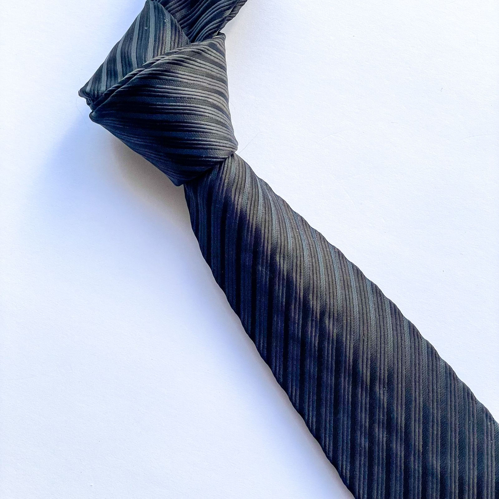 Corbata GEORGE con diseño a rayas