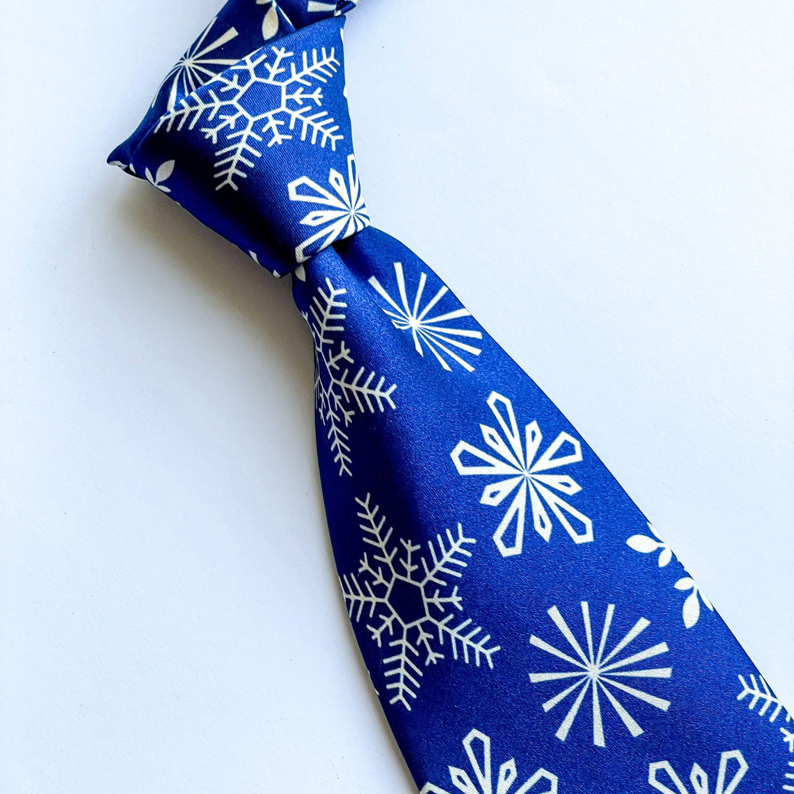 Corbata Paul Fredrick hecha en Italia, 100% seda con un hermoso diseño