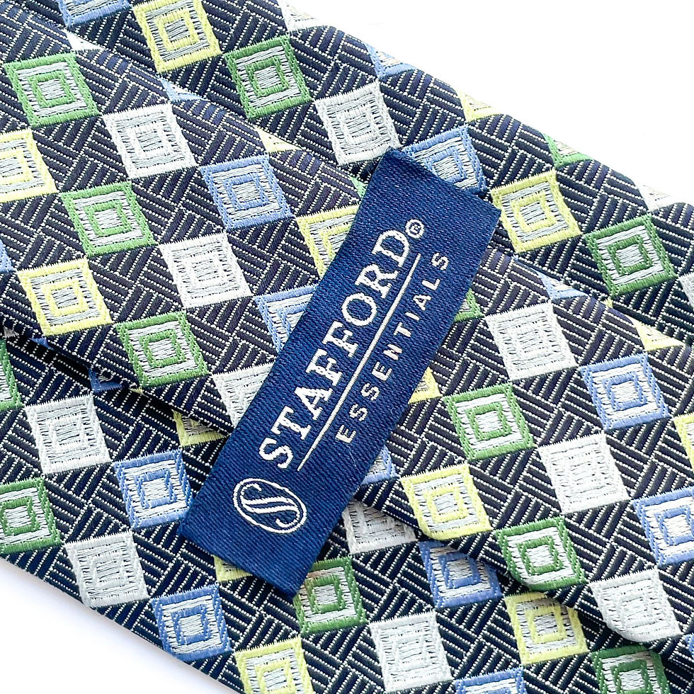 Corbata Stafford Essentials con un hermoso patrón