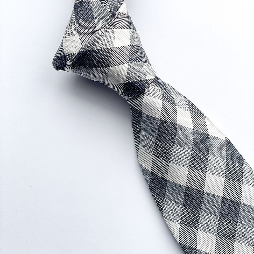Corbata Kenneth Cole colección REACTION con diseño a estilo escocés