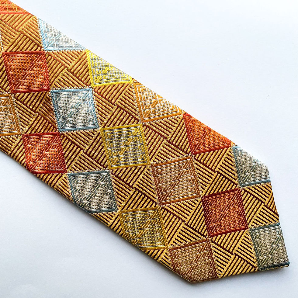 Miniatura: Corbata The Big Knot con 🏷️ con diseño de patrón. En la etiqueta marca $49.00 USD