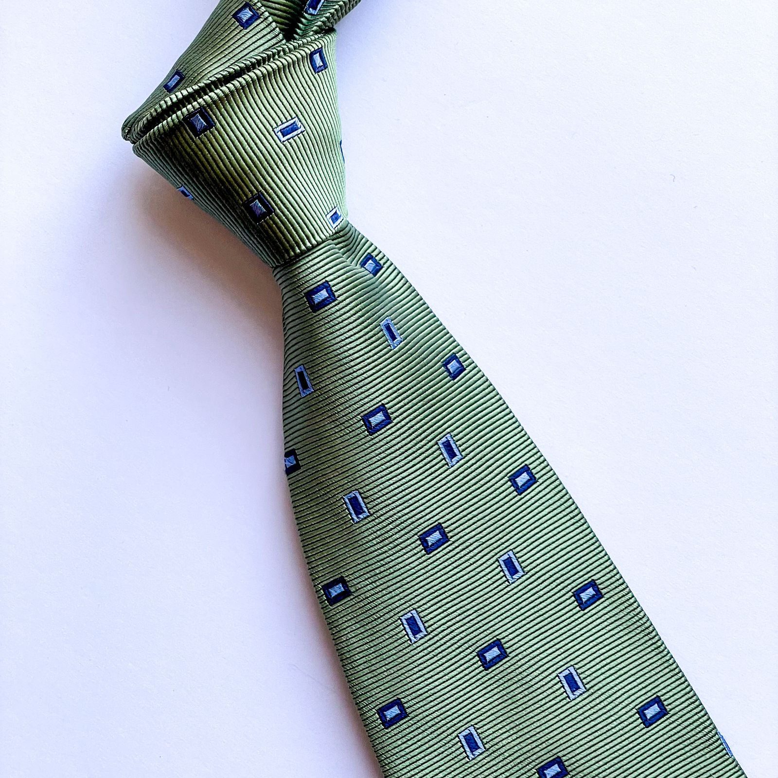 Corbata Brooks Brothers Makers con diseño de patron