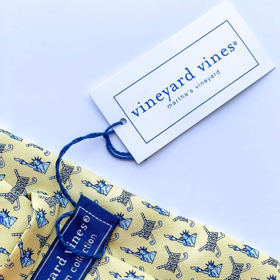 Miniatura: Corbata Vineyard Vines temática deportes y con etiqueta