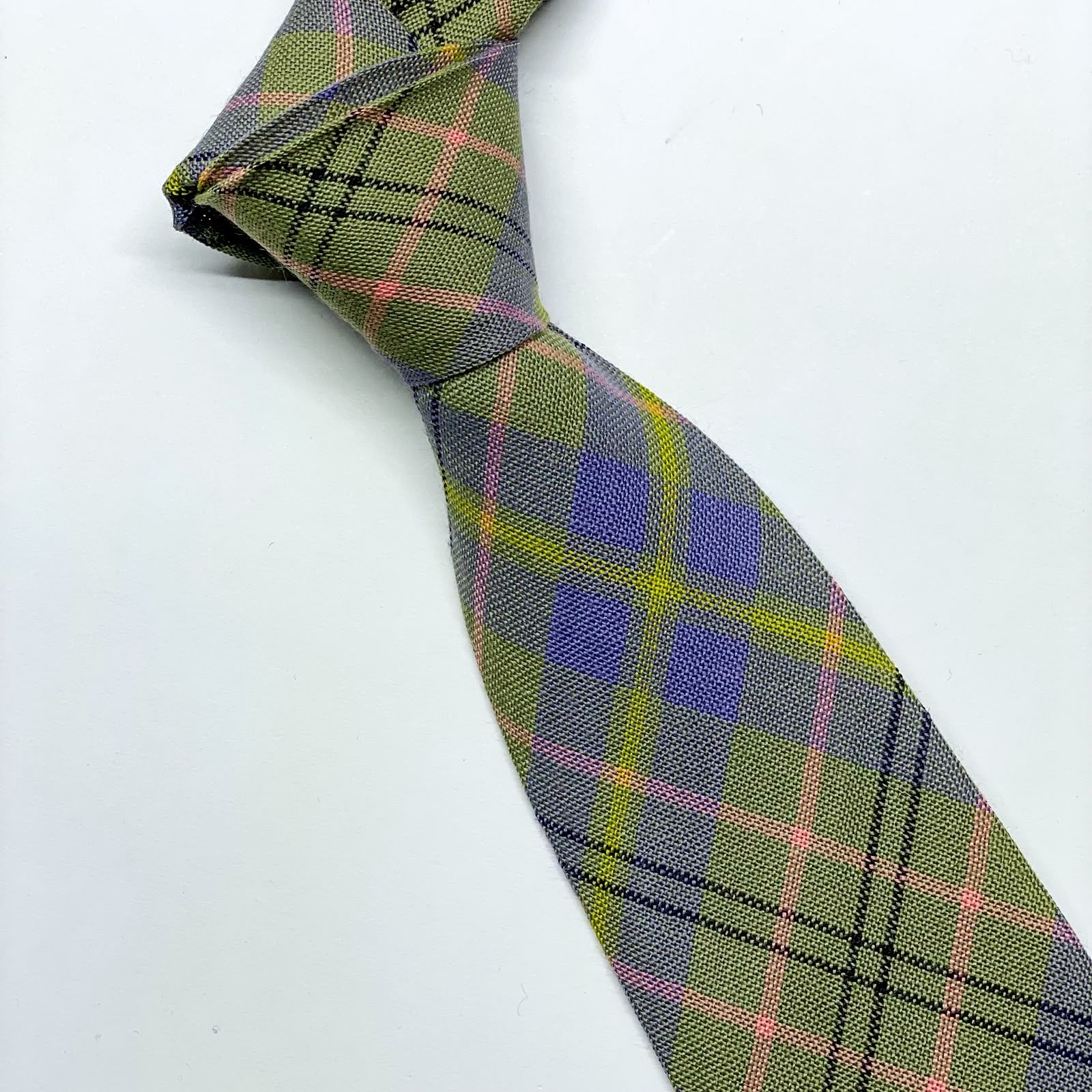 Corbata Lochcarron de lana nueva pura, hecha en Escocia 🏴󠁧󠁢󠁳󠁣󠁴󠁿 , con un hermoso diseño escoces