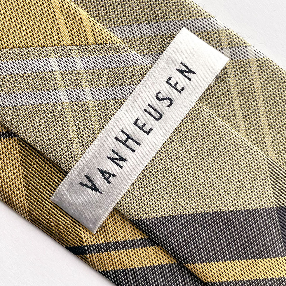 Hermosa corbata VanHeusen con un elegante diseño estilo escoses