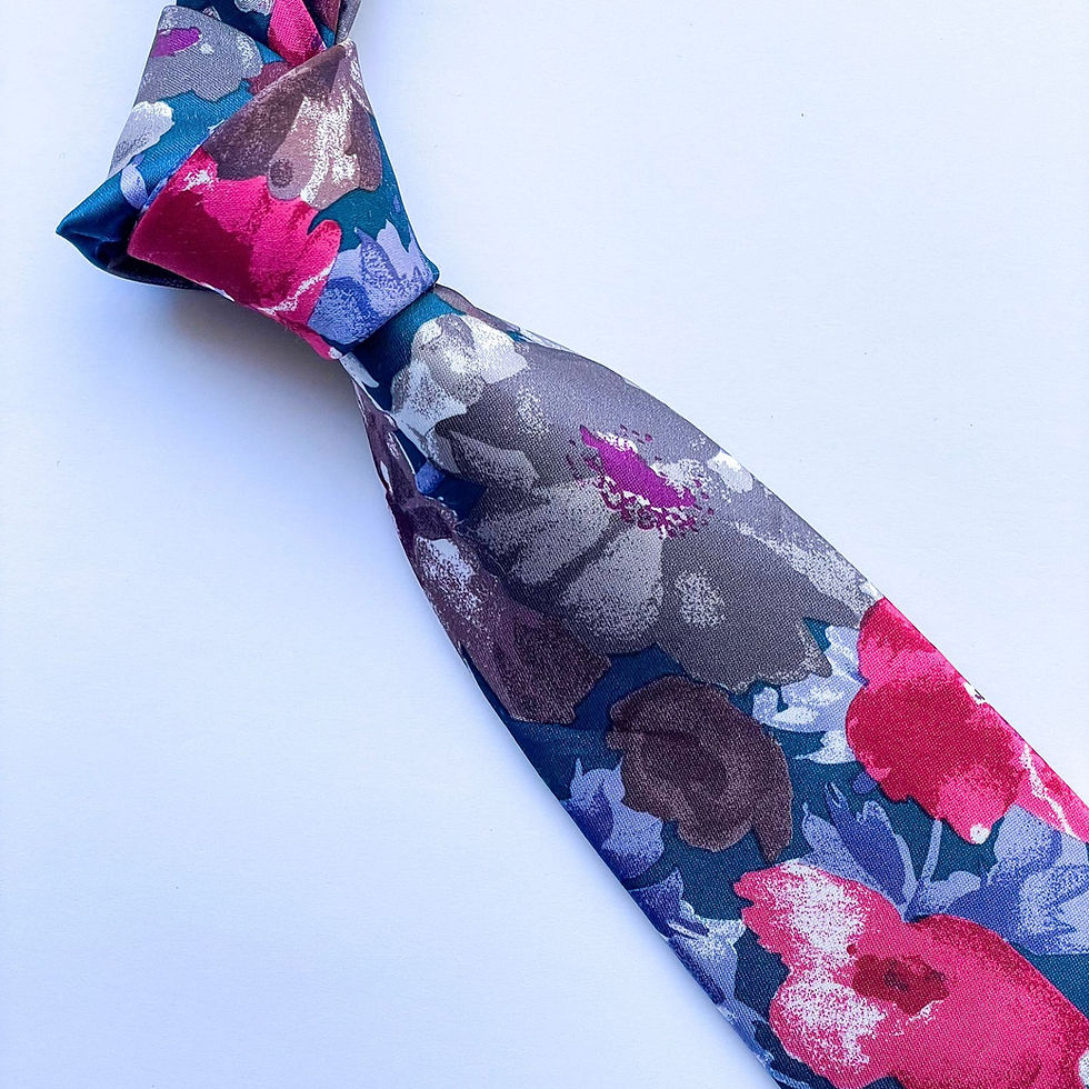 Corbata Sturdridgl con diseño en patrón de flores