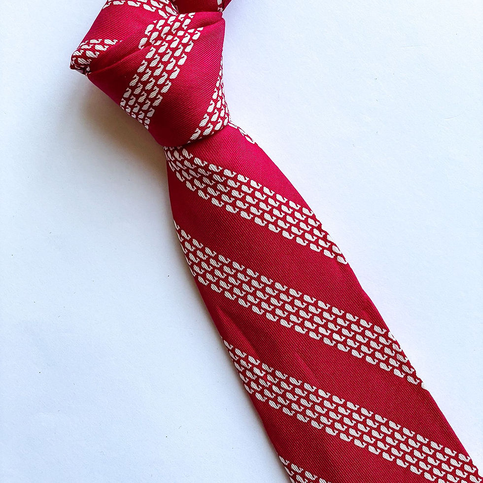 Corbata Vineyard  vines -tamaño juvenil de 128cm aprx. de largo de la corbata. ( el color es fuscia no rojo)