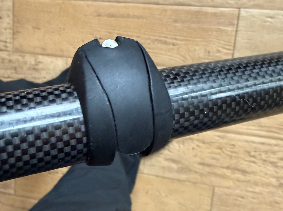 Miniature : Pagaie carbone et nylon démontable en 4 bouts