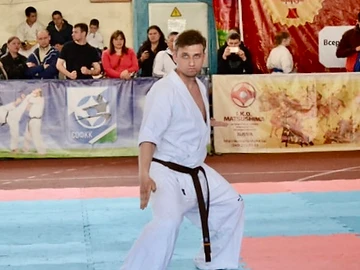 Zurück zu den Wurzeln – Senpai Fedor Smirnov über Disziplin, Rückschläge und seine Rückkehr zum Kyokushin Karate