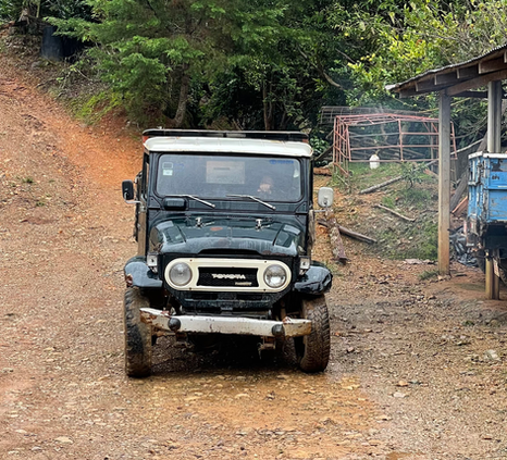 1978 Land Cruiser on dirt-road