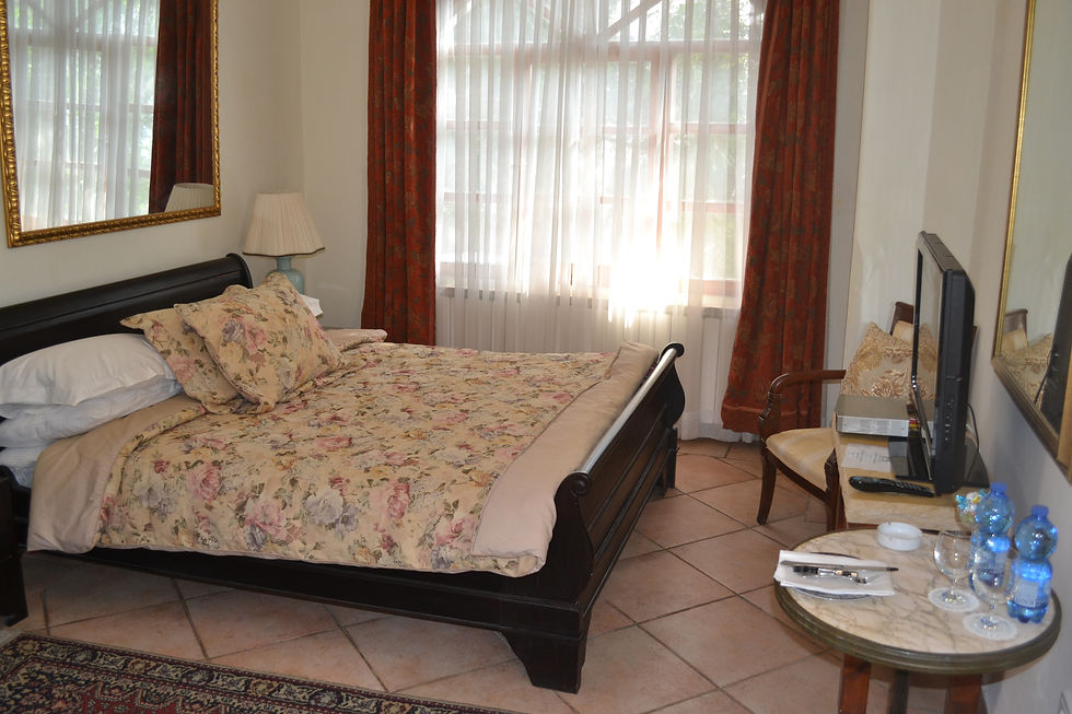 The Romantic -Classic Room