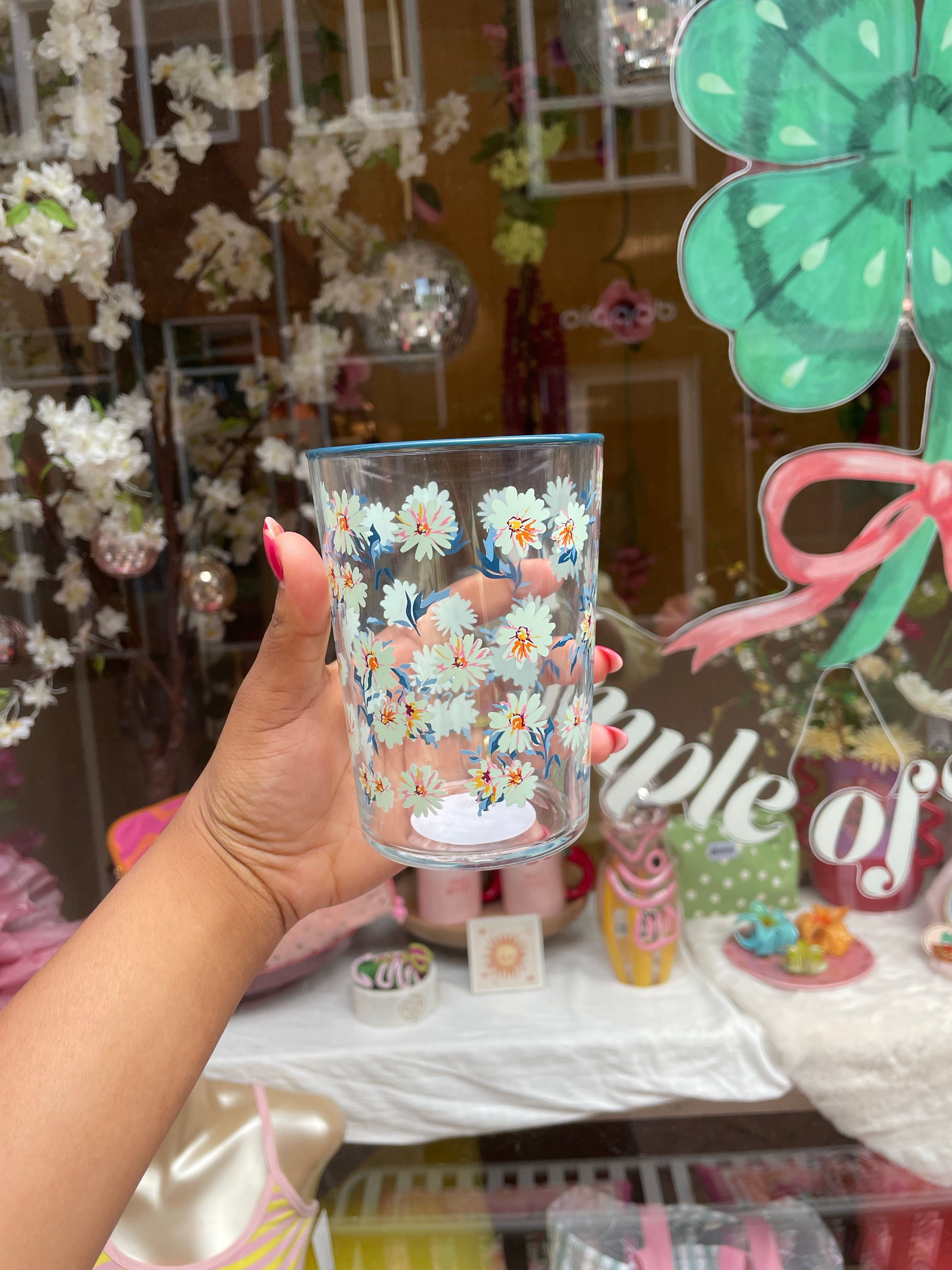 limonade glas blauwe bloemen