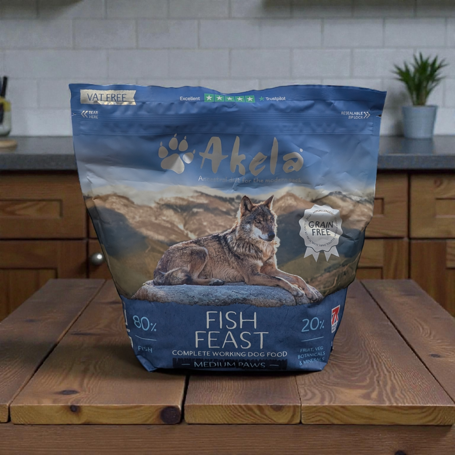 Akela Complete Working Dog Fish Feast Medium Paws - 1.5kg