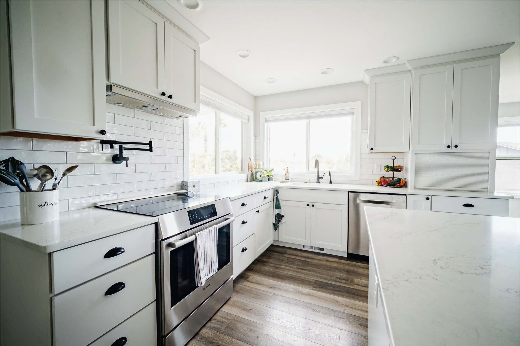 Expert kitchen appliance selection and installation in Cypress, TX. Artosa IDC manages your remodel from spec to install. Request a remodeling quote today!