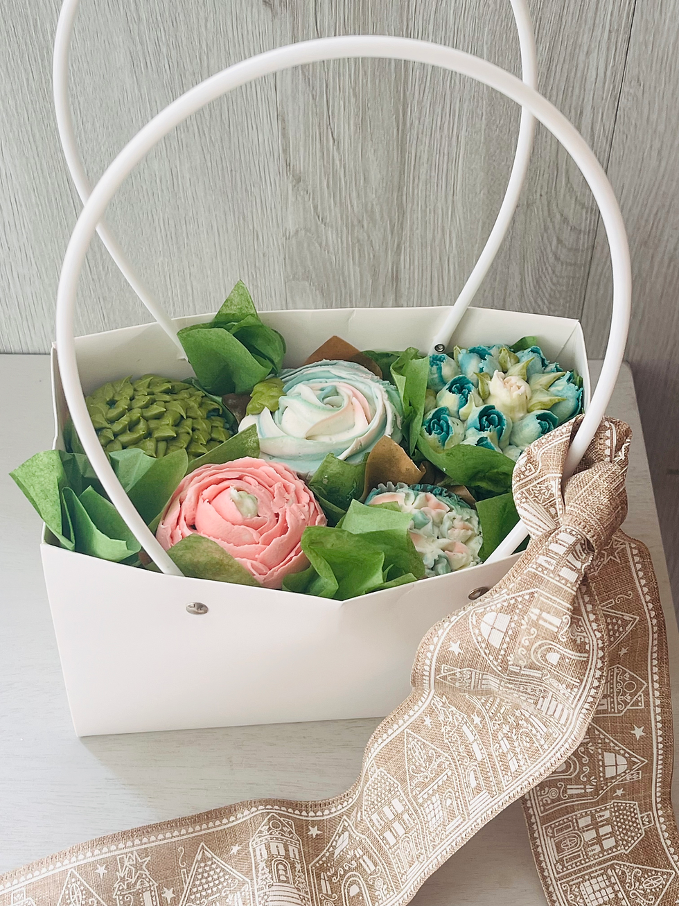 Thumbnail: 5  Cupcakes Bouquet 