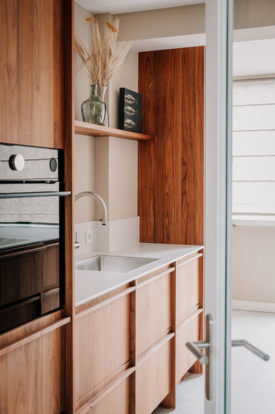 Maatwerk keuken japandi stijl designkeuken massief hout meubelmakers Kraftig breda keukenontwerp interieur op maat keukendesign houten keukenfronten interieurbouwer interieurbouw