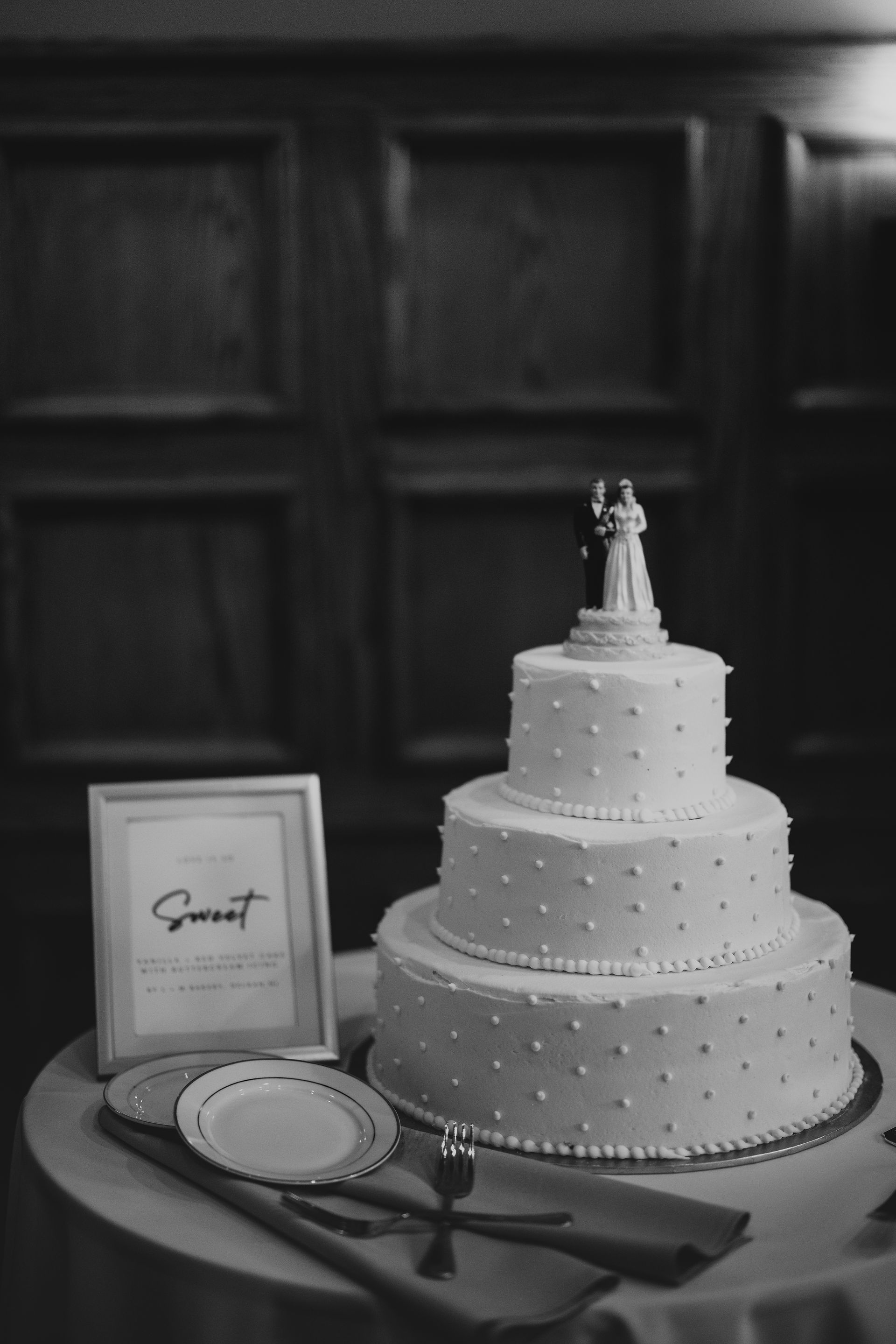 vintage wedding cake topper on vintage style traditional wedding cake from L&M Bakery in NJ