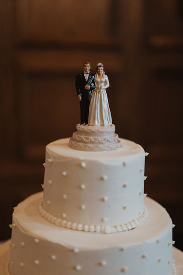 vintage wedding cake topper on vintage style traditional wedding cake from L&M Bakery in NJ