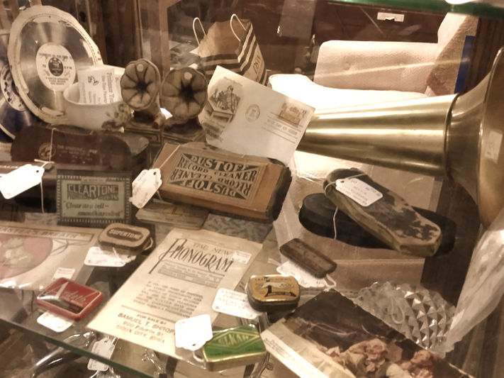 Record brushes for 78 rpm records, needle tins, and other phonograph advertising