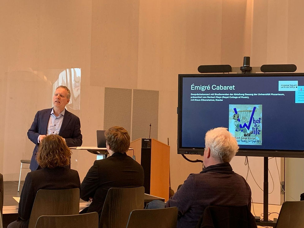 Norbert Meyn introducing the Émigré Cabaret programme, photo: John Thomasson