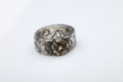 King Ring with 14K gold dogrose