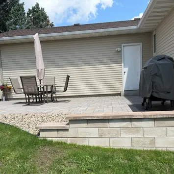 retaining wall off of patio