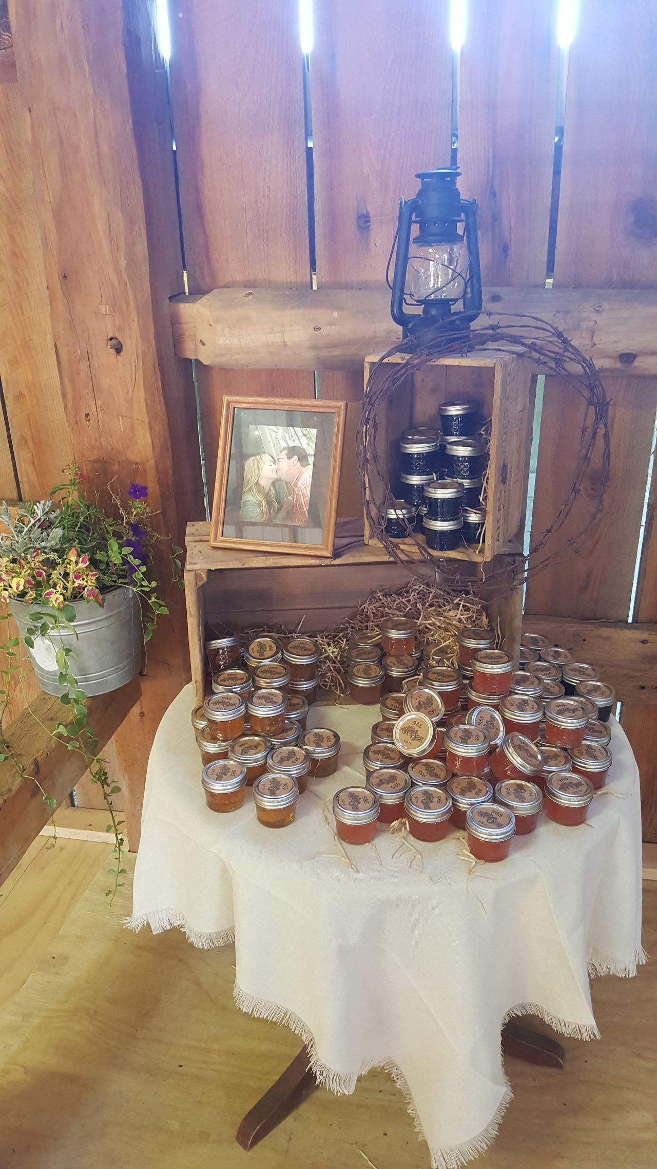 2016-09-03 PARTY FAVORS TABLE