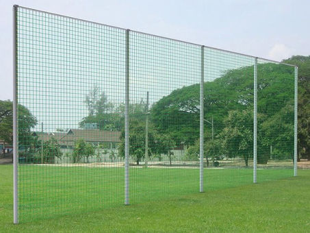 Ballfangzaun für Basketballplatz