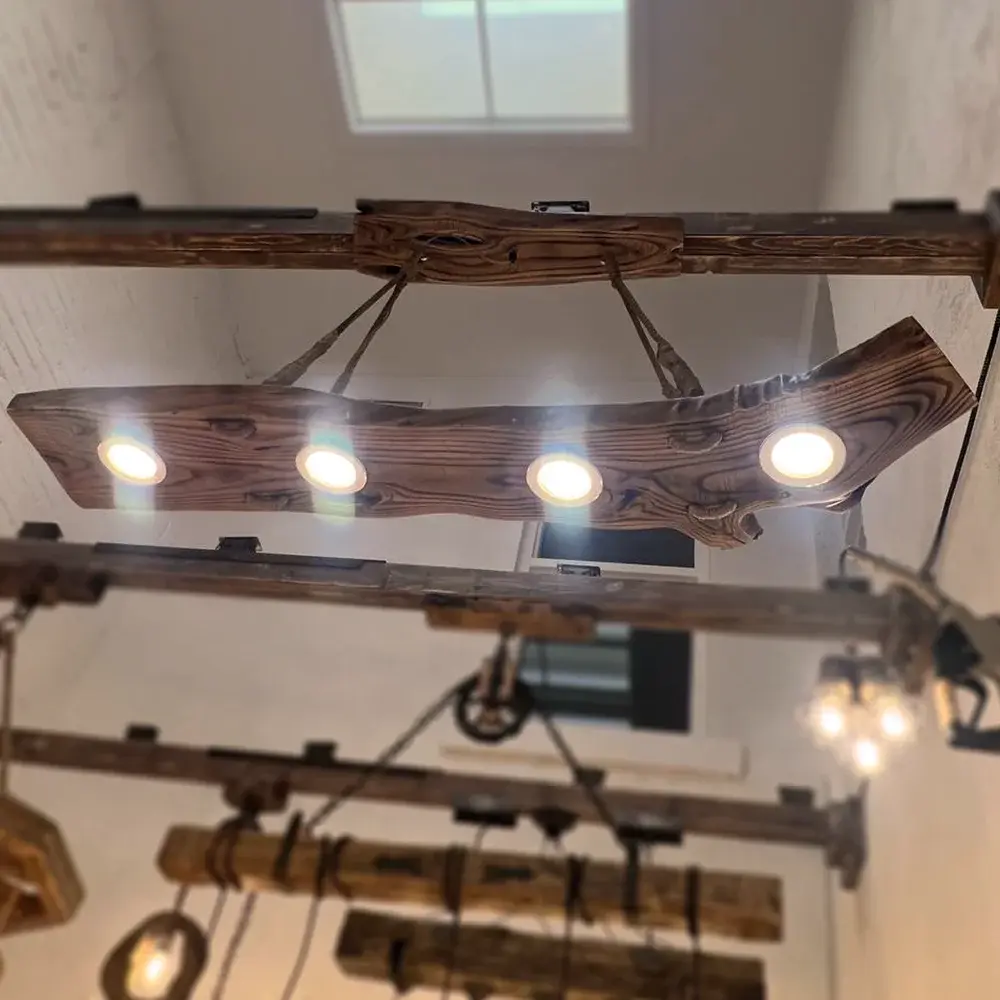 Plafonnier en planches d'arbre naturel