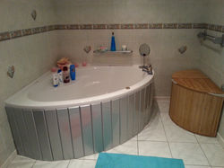 silver corner bath panel.jpg