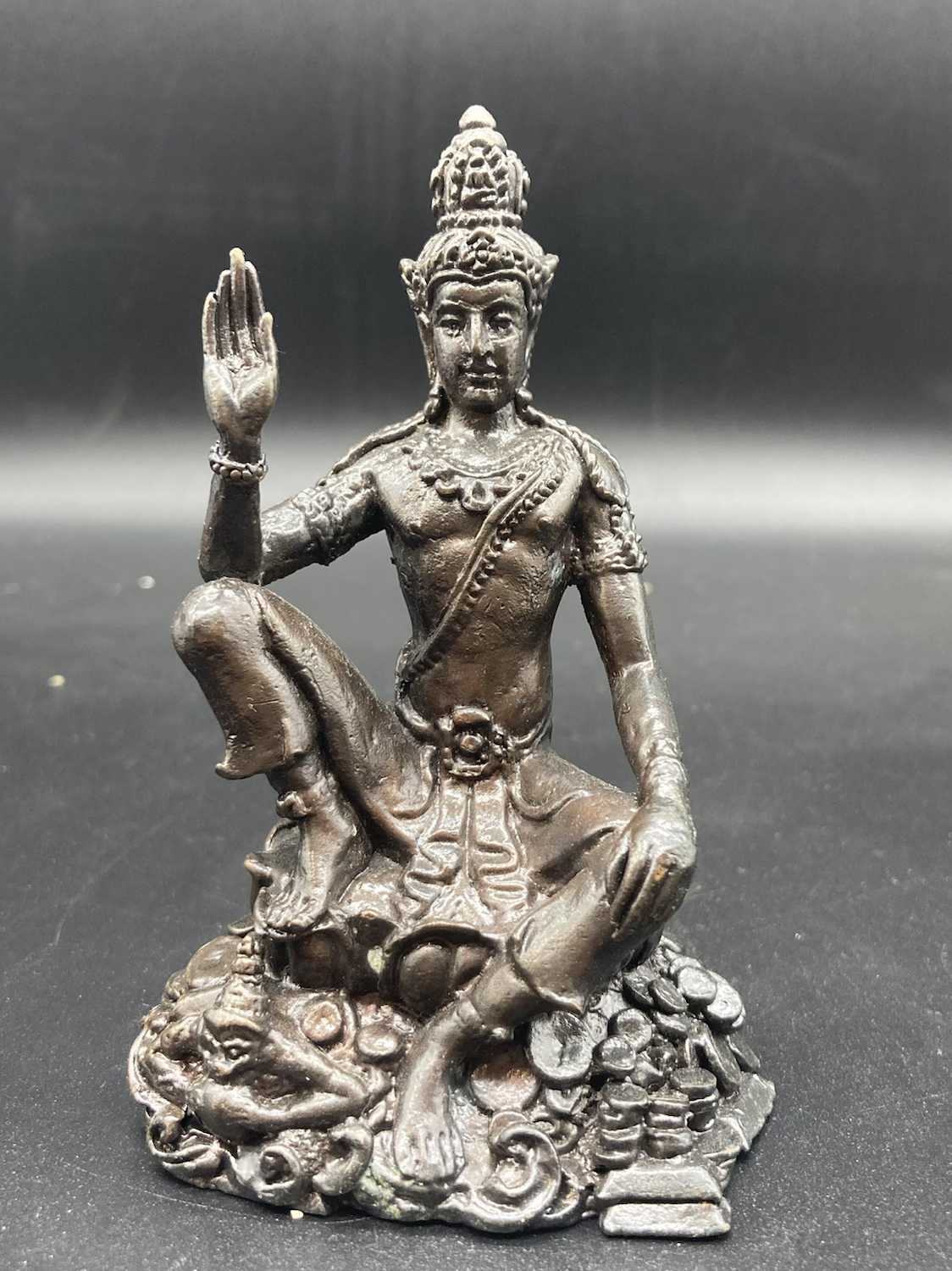 屈馬哈他 龍耐 2550年 澤度金坐財寶 來立拾 4寸高 供奉型