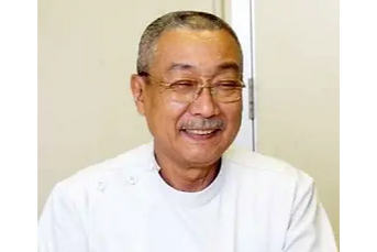 岡 哲秀