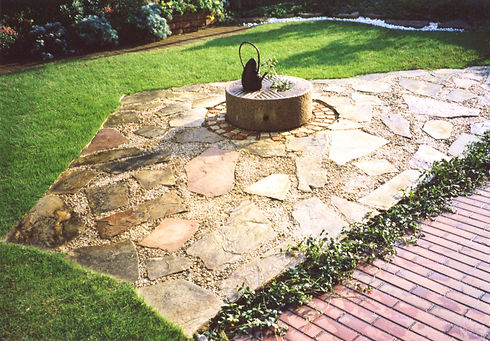 洋風石張り・芝庭