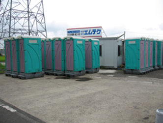 仮設トイレ