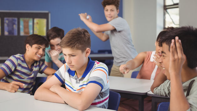 Nincs más megoldás az iskolai zaklatásra, mint a késelés?