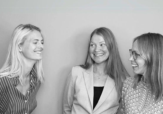 Her ses medarbejderne i PR og Kommunikationsbureauet Drossel Kommunikation: Anne, Lea og Stephanie.