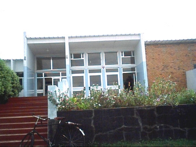 The Mongu Hotel back in 2003. The exterior belied the poor service and dirty rooms