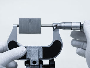 Calibração de equipamentos industriais garantindo precisão e conformidade em processos de metrologia para controle de qualidade e competitividade