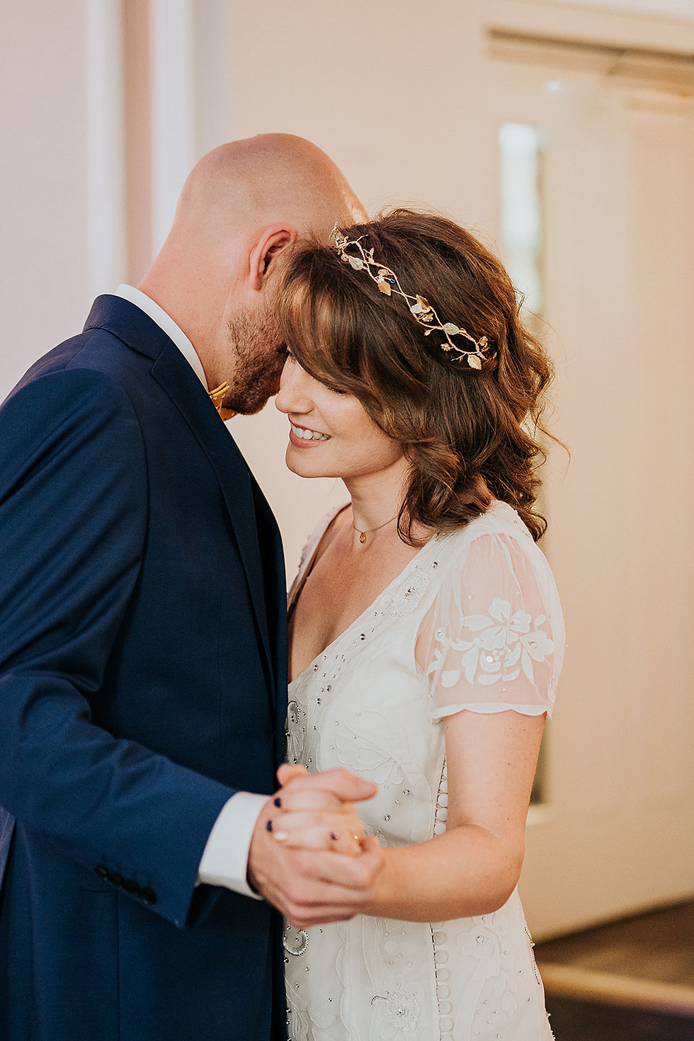 Derbyshire bride commissioned a bespoke Glorious by Heidi gold hair accessory to complimen
